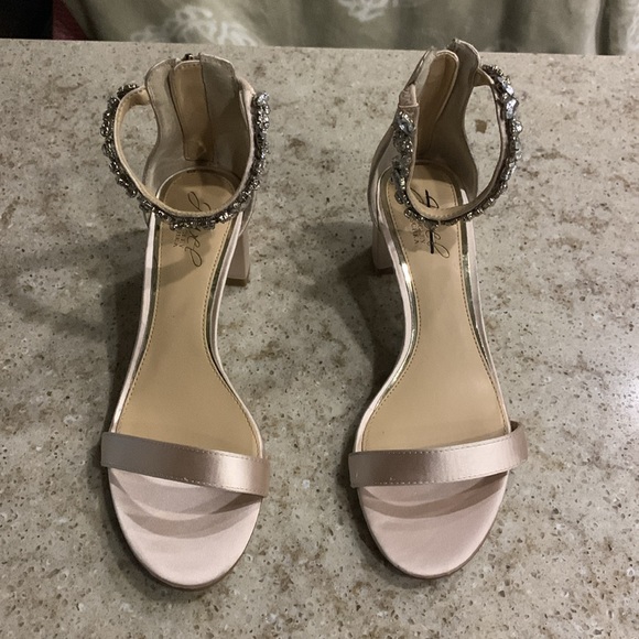 NWOT Jewel Badgley Mischka Catalina Champagne Ankle Strap Sandal - Size 7 - Picture 8 of 14